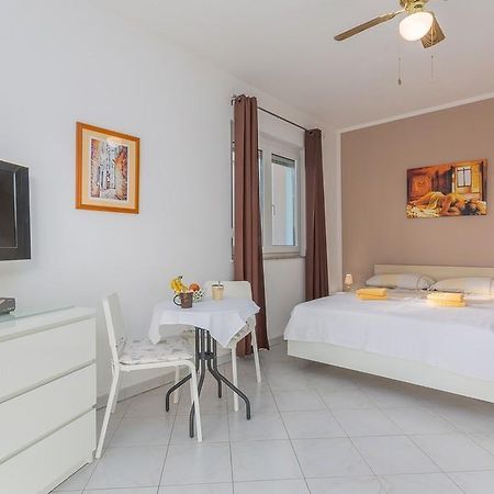 Apartment Zora Novigrad Istria Exterior foto